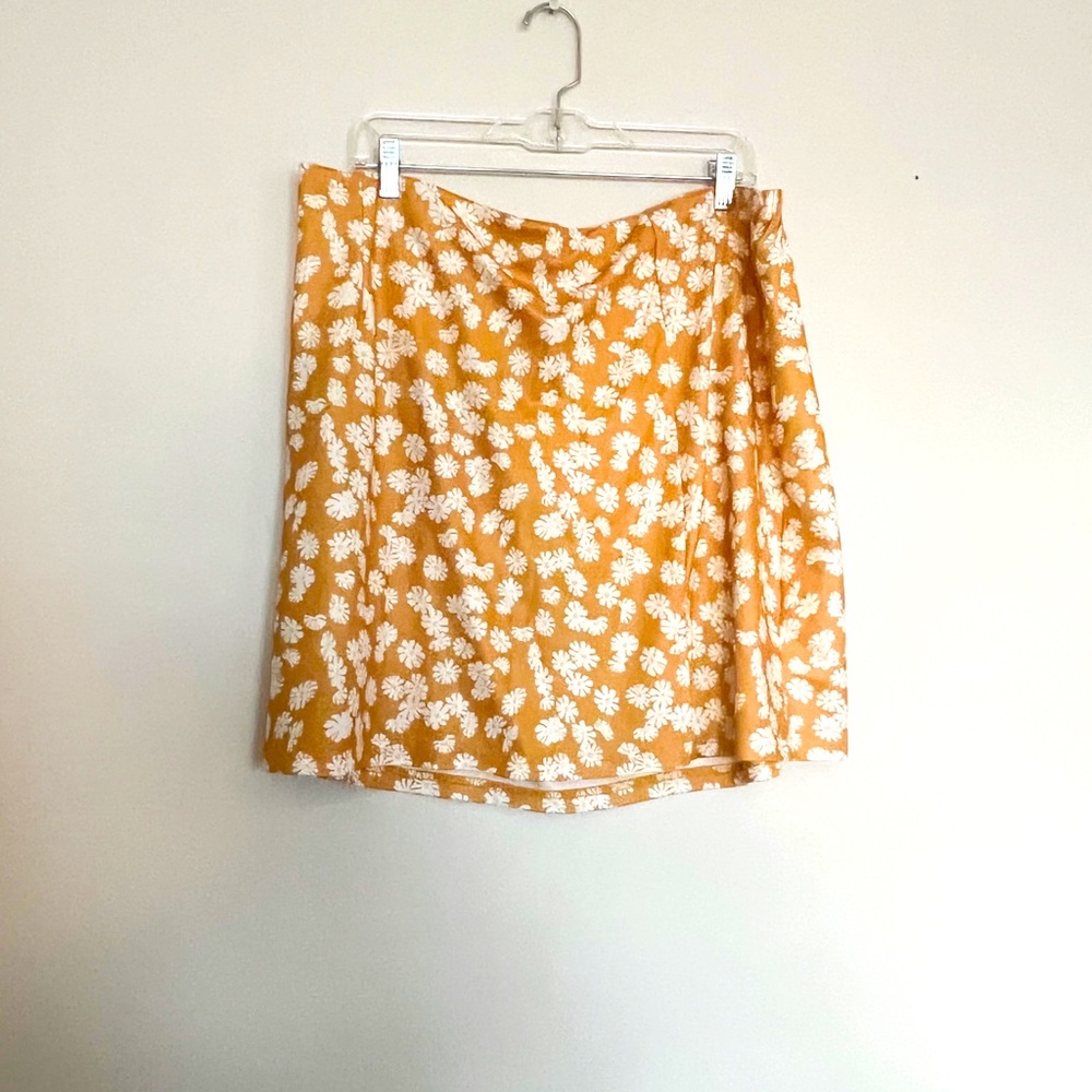 yellow daisy skirt